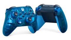The Xbox Wireless Controller - Sky Ciper Special Edition, has a see-through top. (Image source: Xbox)
