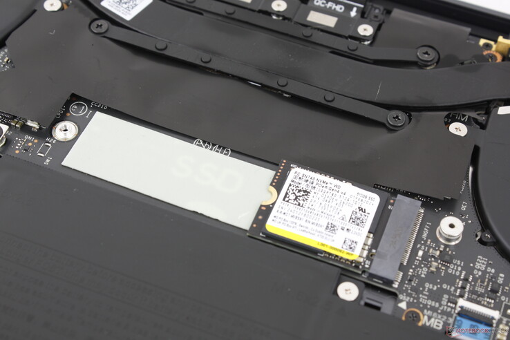 Model supports M.2 drives up to 80 mm in length even though it may ship with a shorter drive