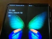 The crease has been banished according to Samsung. (Source: Gizmodo UK)