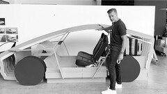 Franz von Holzhausen designs the end of the driving license (Image source: Tesla/Walter Isaacson)