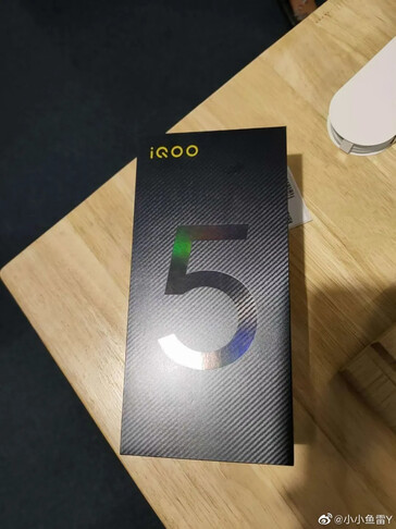 The alleged iQOO 5's "hands-on images". (Source: Weibo via MySmartPrice)