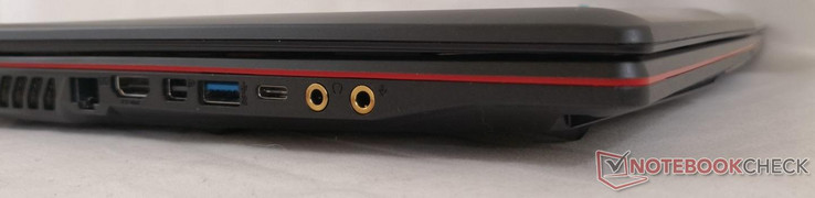 Left: Kensington Lock, RJ-45, HDMI 1.4, Mini-DisplayPort, USB 3.1, USB 3.1 Type-C Gen. 1, 3.5 mm earphones, 3.5 mm headphone (SPDIF)
