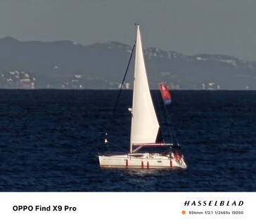 Oppo Find X9 Pro: 40x zoom without external lens.