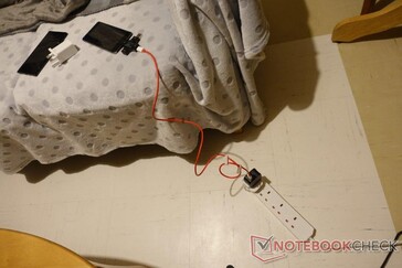 This charger was also tested with a non-PD phone (a OnePlus 3)... (Source: Notebookcheck)