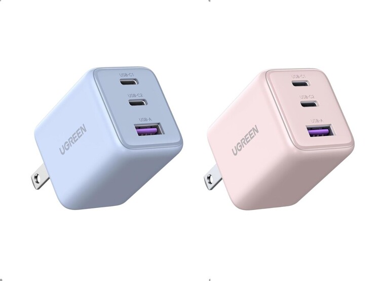 The Ugreen GaN Charger 30W in blue and pink