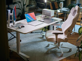 Height-adjustable desk with practical accessories: Esslinger VexelLine in a practical test