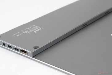 2x Micro-USB, 3x buttons for volume and navigation