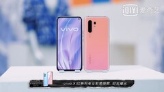 The Vivo X30 in the wild, apparently. (Source: Weibo)