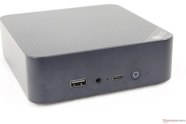 Front: USB-A 3.2 Gen. 2 (10 Gbps), 3.5 mm headset, Reset button, USB-C (10 Gbps), Power button