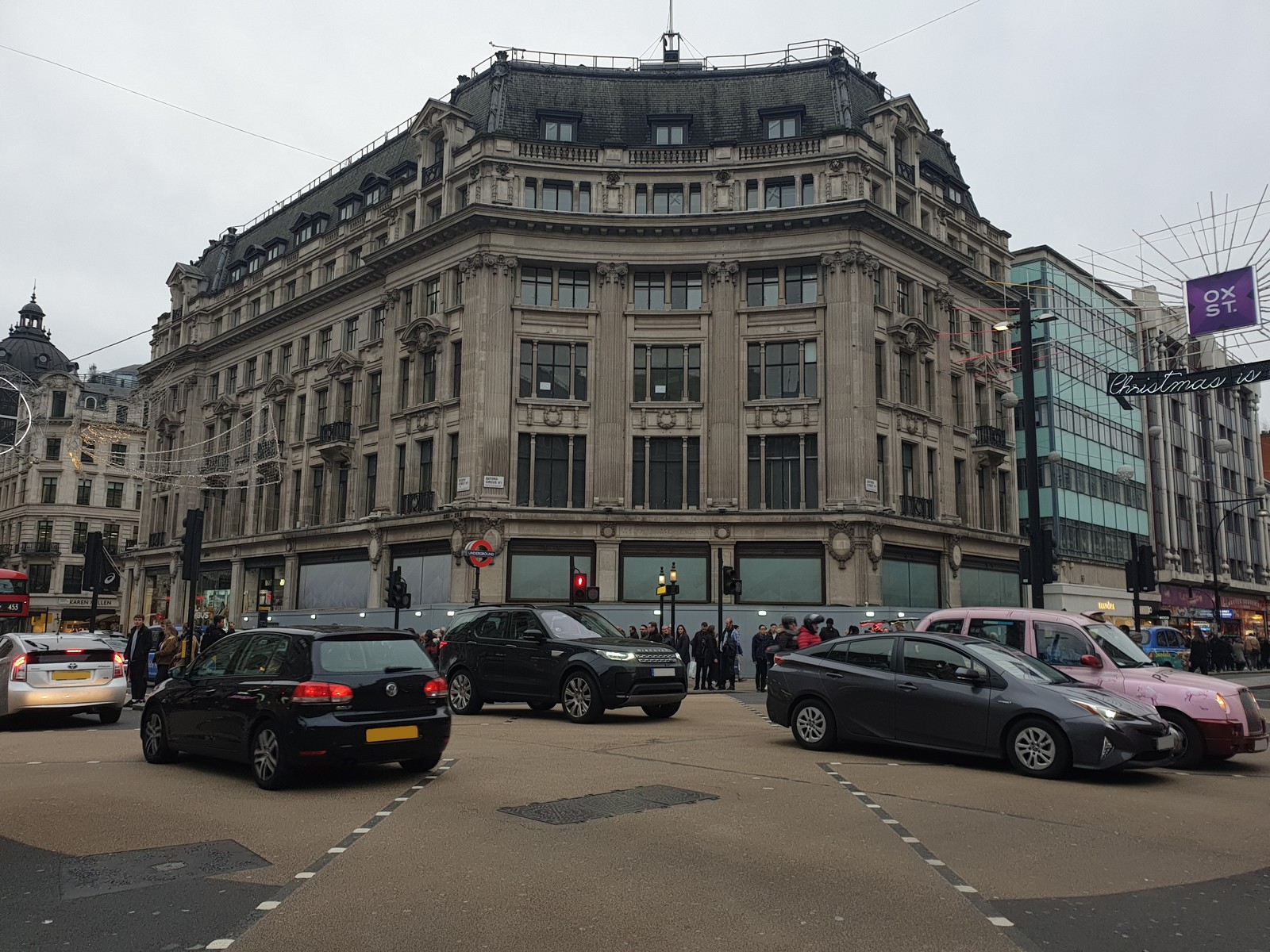 Microsoft's London flagship store is slowly taking shape