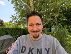 Selfie on the Huawei MatePad Pro 13.2