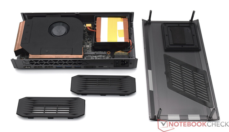 Opened-up Minisforum MGA1 eGPU (AMD Radeon RX 7600M XT)