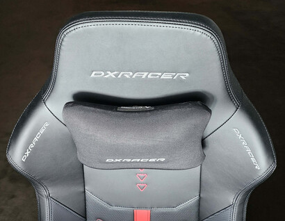 The pillow stays in place magnetically and does not slip easily.