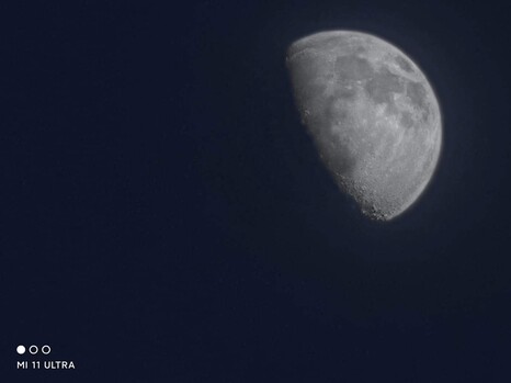 Lunar photography on the Mi 11 Ultra. (Image source: @atytse)