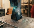Spider-Man's fabricator makes him a Galaxy Z Flip 8.