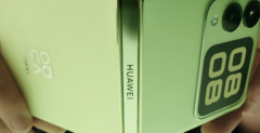 The Huawei Nova Flip will feature a square external display. (Image source: IT Home)