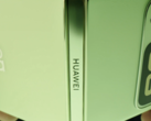 The Huawei Nova Flip will feature a square external display. (Image source: IT Home)