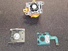 Nintendo Switch 2 Joy-Con 2 teardown showing components of the analogue stick. (Image source: moshi_yo on Reddit)