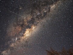 An image showing the Milky Way and a shooting star. (Image source: D_Van_Rensburg - Pixabay)