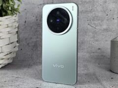 The Vivo X200 FE is India's version of the Vivo X200 Pro Mini (pictured). (Image source: Notebookcheck)