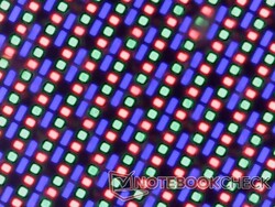 Glossy OLED subpixel array