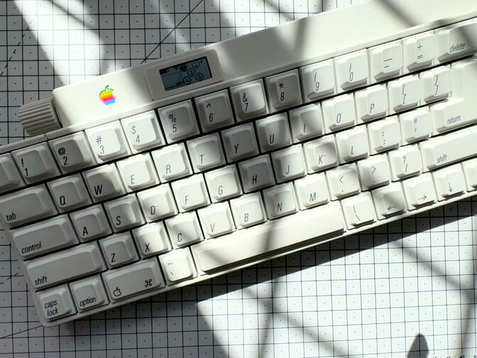 csm_apple-IIGS-keyboard-