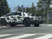 The final production version of the Cybertruck was spotted wearing a camo wrap, despite there not being much left to the imagination anyway. (Image source: @ya78756632 on Twitter)