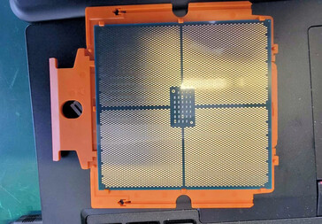 AMD EPYC Genoa chip. (Source: Yuuki_AnS)