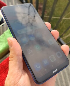 Using the Redmi 8 outdoors