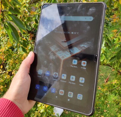 Oukitel RT2 review - Extremely robust outdoor tablet for the construction  site with monster battery and LTE -  Reviews