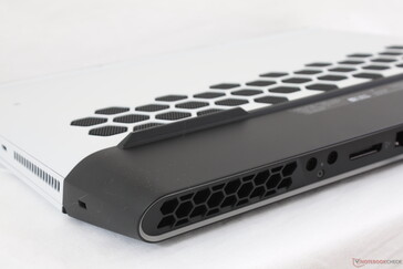 Large honeycomb ventilation for improved airflow