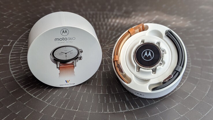 Motorola Moto 360 vs Motorola Moto Watch 100: Qual a diferença?