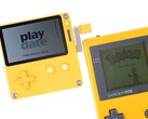 Panic finishes the Playdate in yellow, like the Gameboy Pocket or Color. (Image source: iFixit)