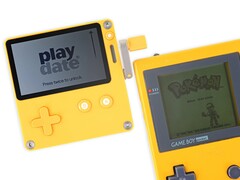 Panic finishes the Playdate in yellow, like the Gameboy Pocket or Color. (Image source: iFixit)