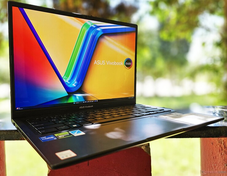 Asus VivoBook 14X OLED K3405 Laptop Review: No-frills multimedia laptop  with Core i5-13500H and vibrant 2.8K OLED display -   Reviews
