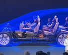福特搁置三排电动 SUV 项目，Model e 业务亏损超过 11 亿美元，电动车市场持续疲软。(图片来源：M. Martinez on X）