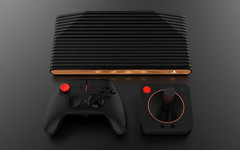  It will be possible to order an Atari VCS package with a modern controller and a classic joystick. (Source: Atari)
