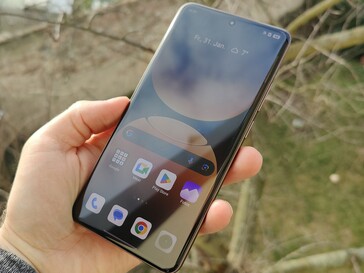 Realme GT7 Pro test smartphone (Image source: Marcus Herbrich)