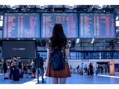 A security vulnerability in the FlyCASS system would have allowed unauthorized persons to access the cockpit of an aircraft. (Image source: Pixabay / JESHOOTS-com)