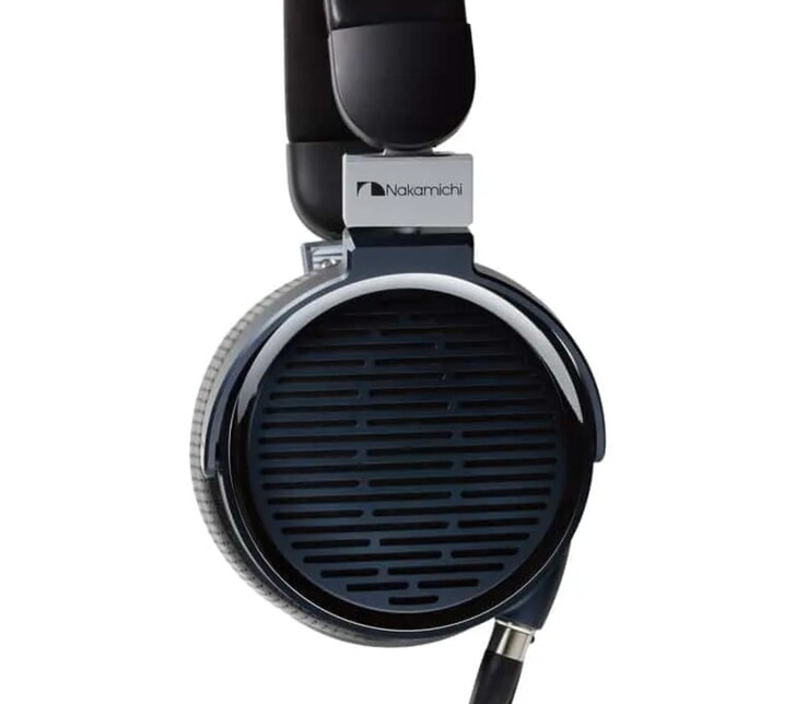 The Nakamichi Elite Pro P800JP use an open-back design for a wide stereo soundstage.