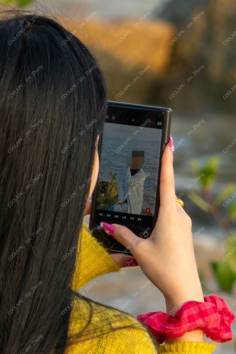 Xiaomi 14 Ultra: First hands-on images reveal the global Leica camera ...