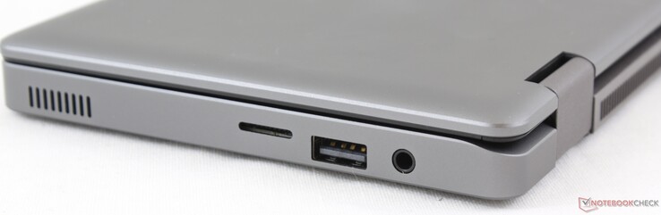 Right: MicroSD reader, USB 2.0, 3.5 mm earphones