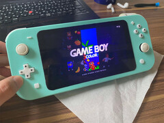 Retro Lite CM5 can be equipped with an LCD or OLED display (Image source: StonedEdge)