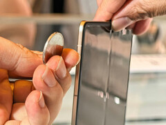 The Honor Magic V5 will go toe-to-toe with the Galaxy Z Fold7 and X Fold5 this summer, as well as the existing Oppo Find N5. (Image source: Weibo)