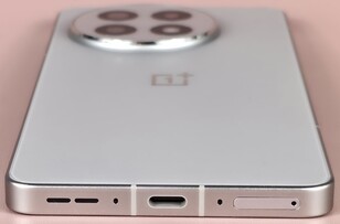 Bottom case side (speakers, microphone, USB port, microphone, card slot)