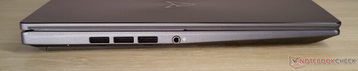 Left: 3.5 mm audio port