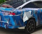 Camouflaged prototype of the 3rd-gen BYD Han, photographed by the BYD fan community Di Fen Zhi Jia