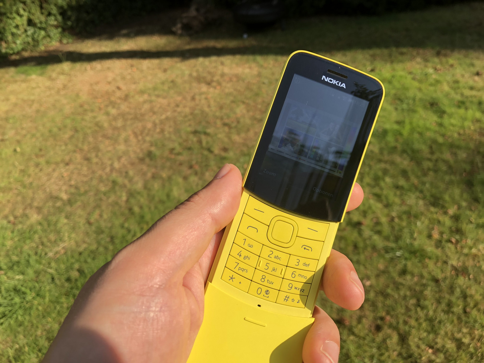 Nokia 8110 4G Hands-on Review