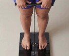 The BodyFit features a handle with integrated electrodes