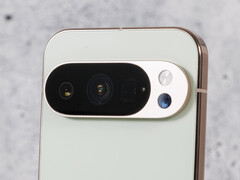 Cameras of the Google Pixel 10 Pro (Image source: Daniel Schmidt)